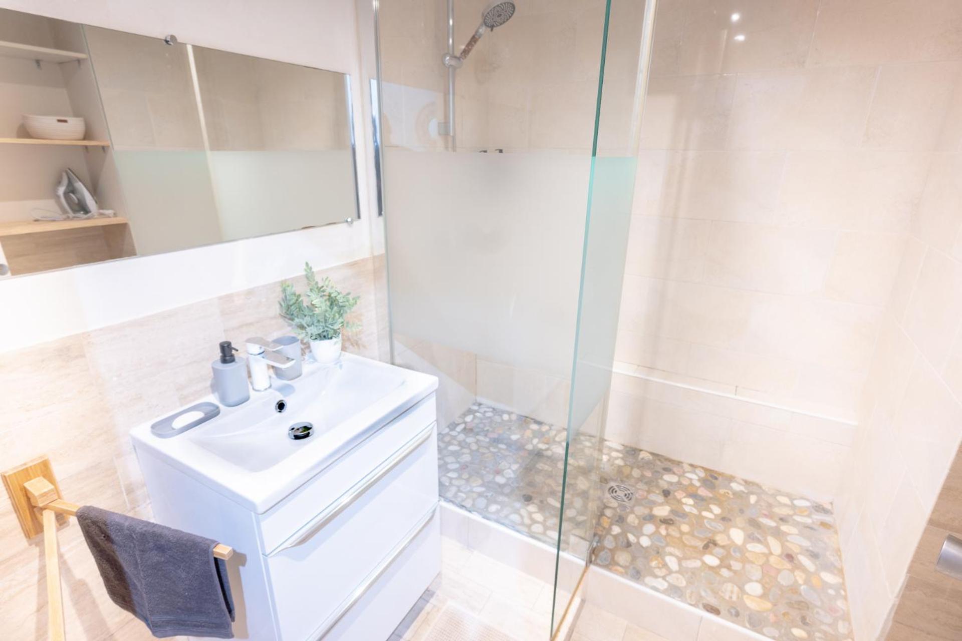 Appartement Duplex- T2 Barcelona Pop - Terrasses - Parking - Vue Canal *